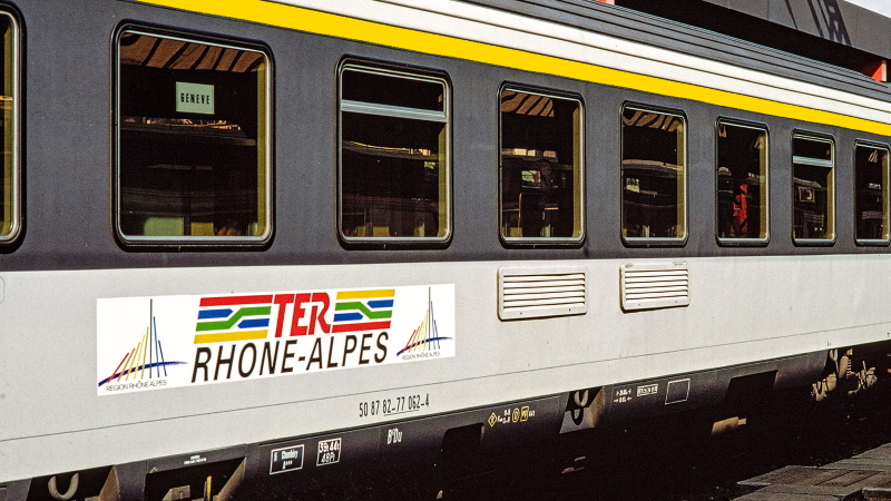 Souscription voiture corail VTU livrée d'origine logo nouille TER Rhône-Alpes A10tu 1ère classe LTMF échelle Zéro