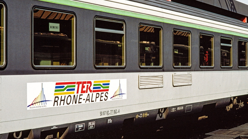 Souscription voiture corail VTU livrée d'origine logo nouille TER Rhône-Alpes B11tu 2nde classe LTMF échelle Zéro