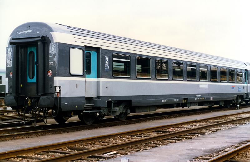 Souscription voiture corail VTU livrée modernisée corail plus B11tu 2nde classe LTMF échelle Zéro